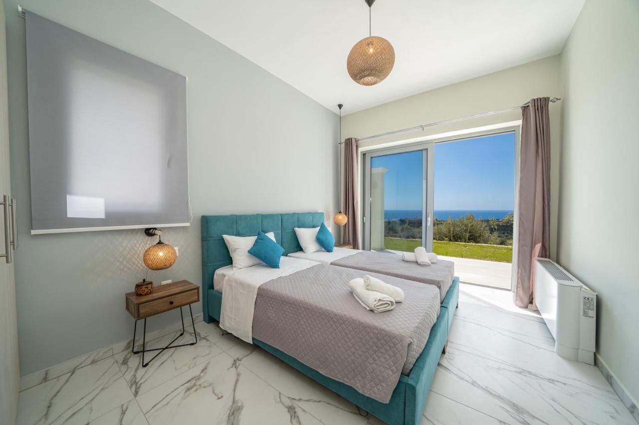 Natural Stone Villas Kefalonia トラペザキ 部屋 写真